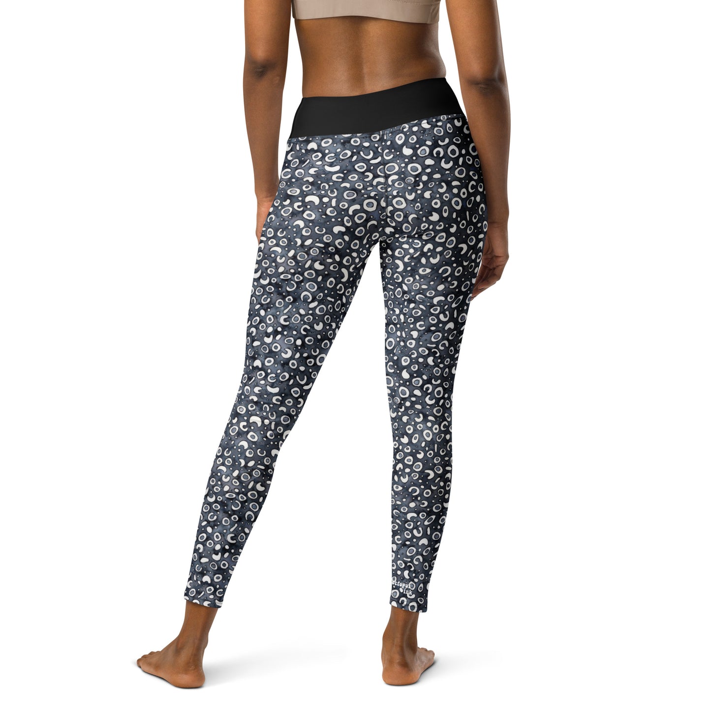 eagle ray pattern leggings
